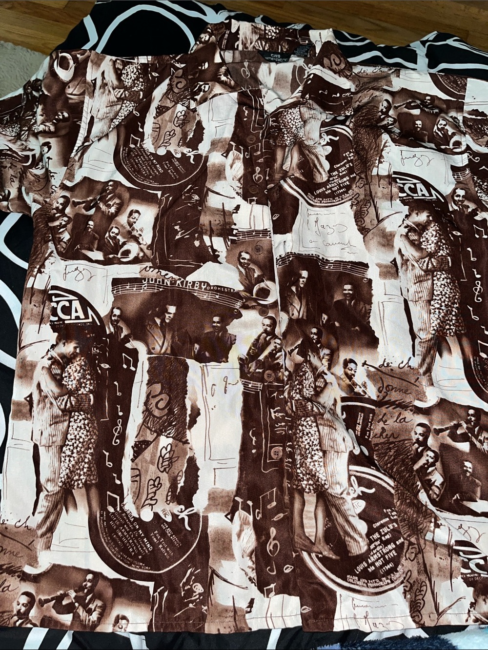 Vintage-Inspired Brown & Cream Graphic Button-Up Shirt